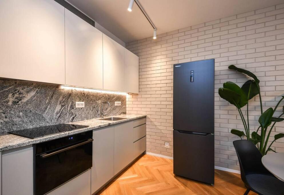 Skypark Luxury Apartment With Skyline View & Free Parking Μπρατισλάβα Εξωτερικό φωτογραφία