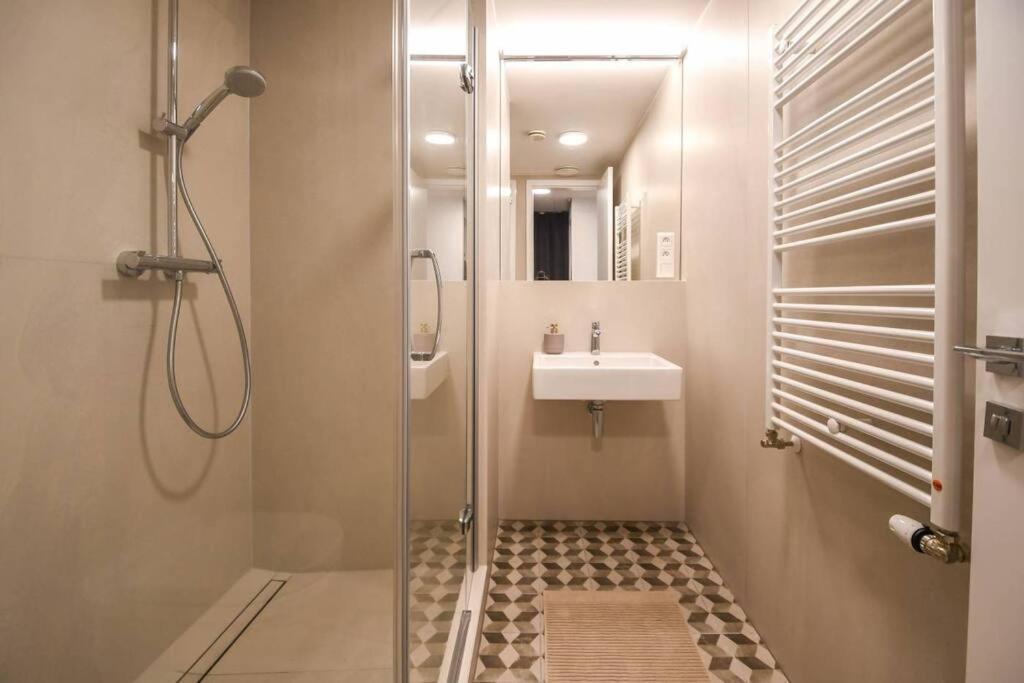 Skypark Luxury Apartment With Skyline View & Free Parking Μπρατισλάβα Εξωτερικό φωτογραφία