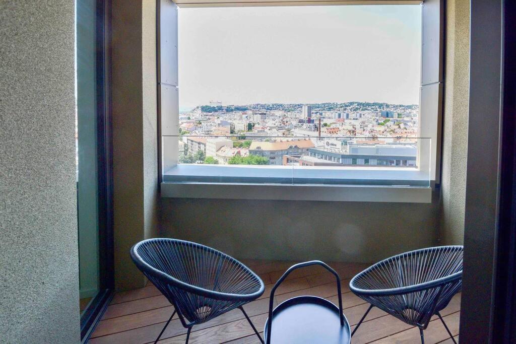 Skypark Luxury Apartment With Skyline View & Free Parking Μπρατισλάβα Εξωτερικό φωτογραφία